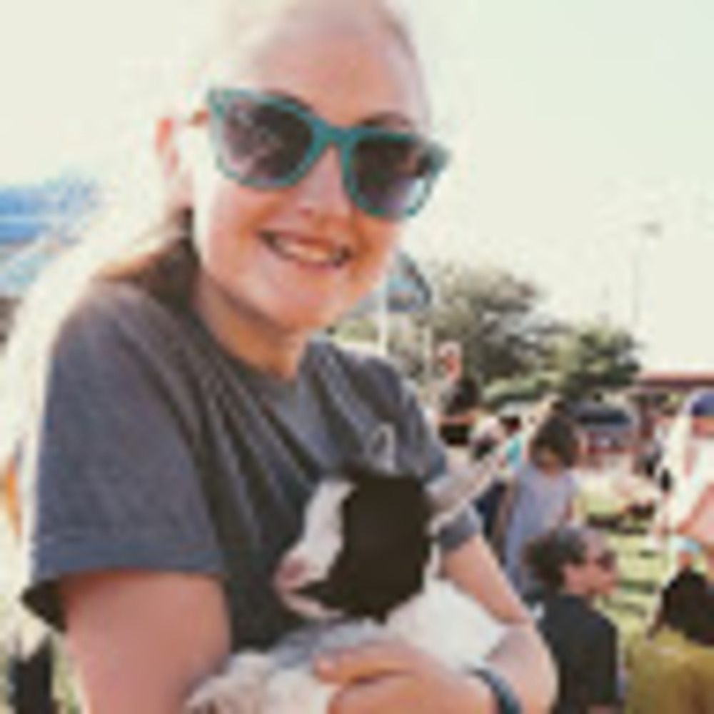 Meet your Posher, Chloe
